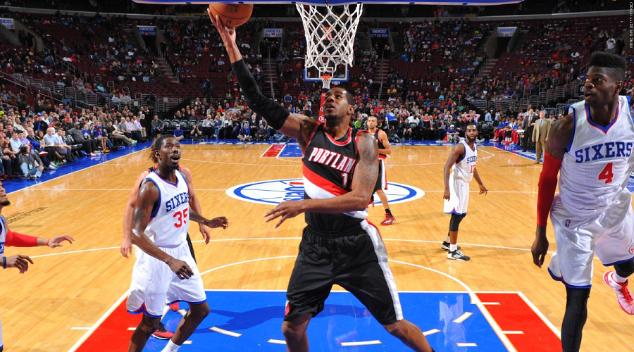 LaMarcus Aldridge Post up