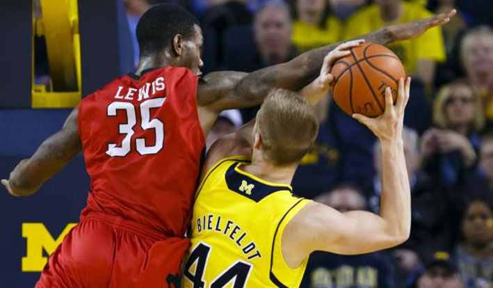 NCAAB-Max-Bielfeldt-2015